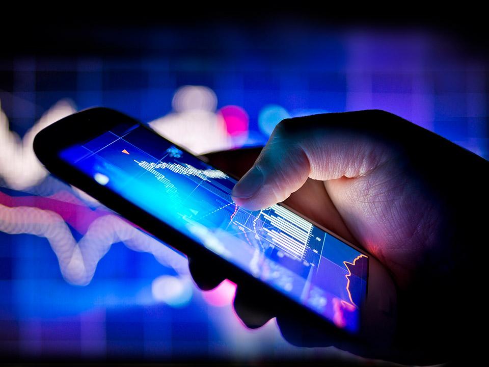 Cómo ganar dinero con acciones: factores, estrategias y riesgos